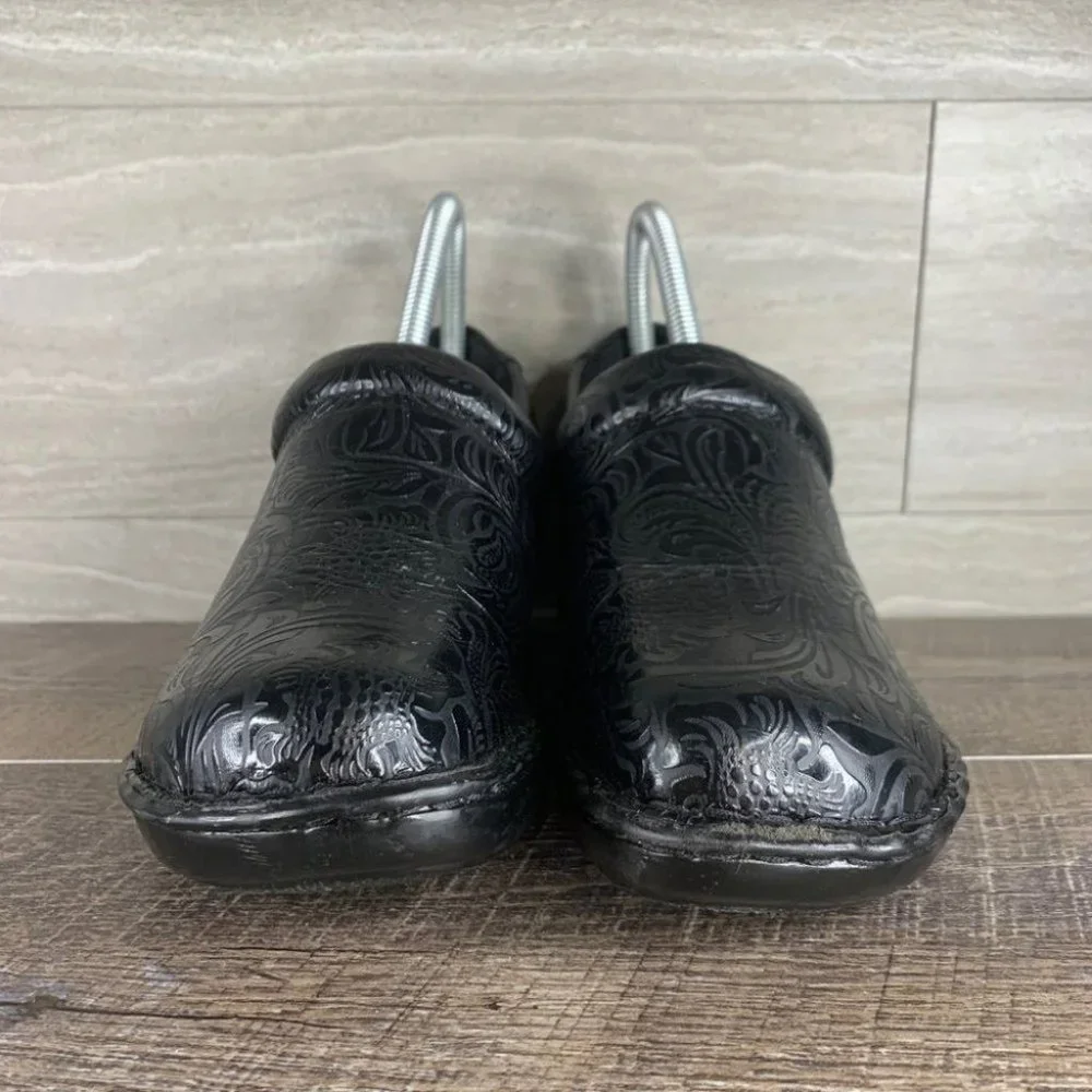Women’s b.ø.c. Peggy Clogs - Picture 2 of 8